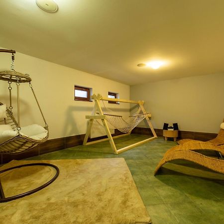 Hotel Liptov Holiday *** Liptovský Trnovec Exteriör bild